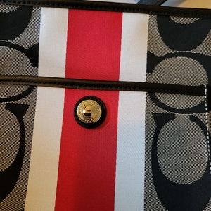 Additional Pictures of Coach Shoulder Bag